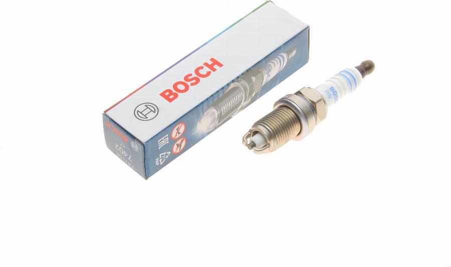 BOSCH 0 242 235 668 - Tändstift xdelar.se